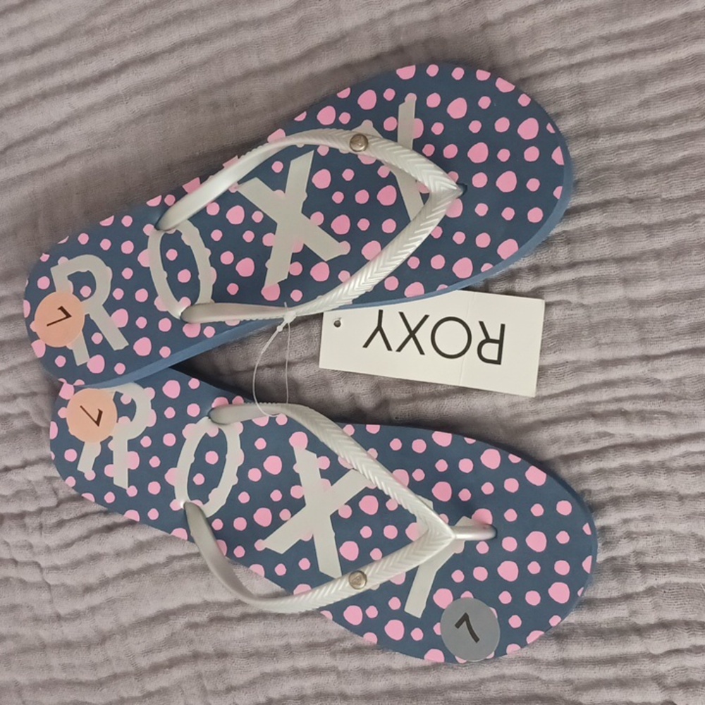 ROXY PINK AND BLUE FLIP FLOPS